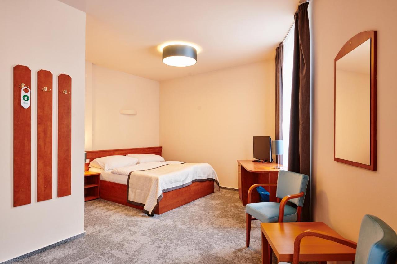 Hotel Terasa Вимперк Екстериор снимка